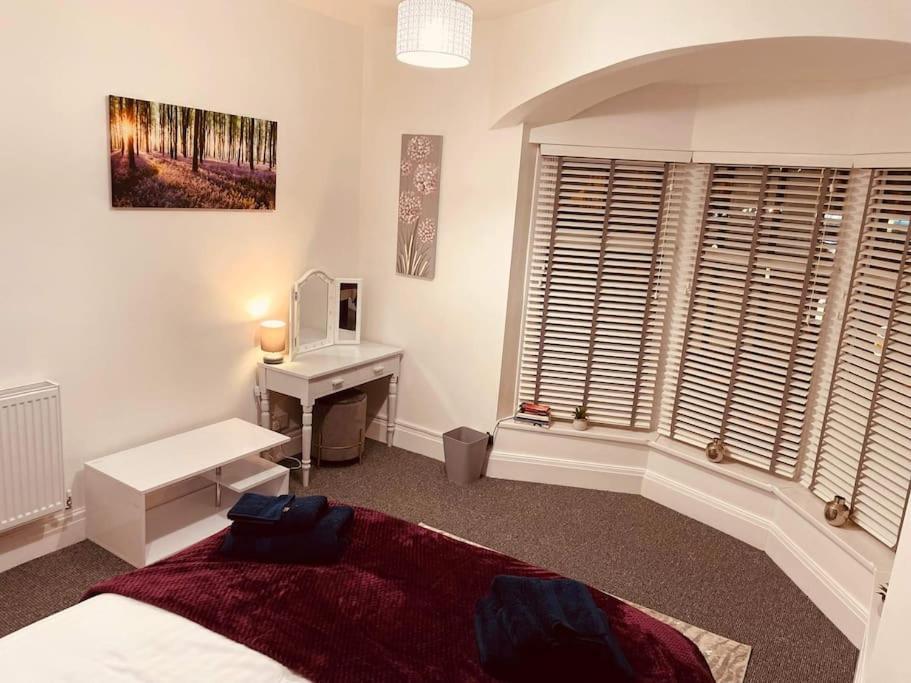 בלקפול Luxury Suite 3 Bed Apartment Sleeps 6-8 מראה חיצוני תמונה