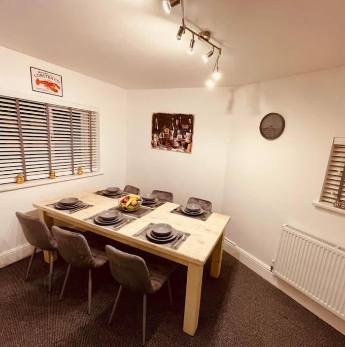 בלקפול Luxury Suite 3 Bed Apartment Sleeps 6-8 מראה חיצוני תמונה